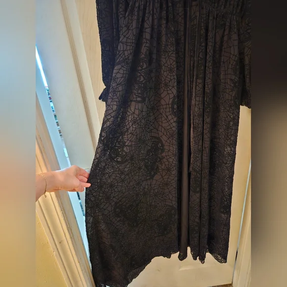Blackmilk Spiderweb Lace Maxi Duster, M - Picture 2 of 4